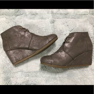 Toms metallic gunmetal desert wedge booties